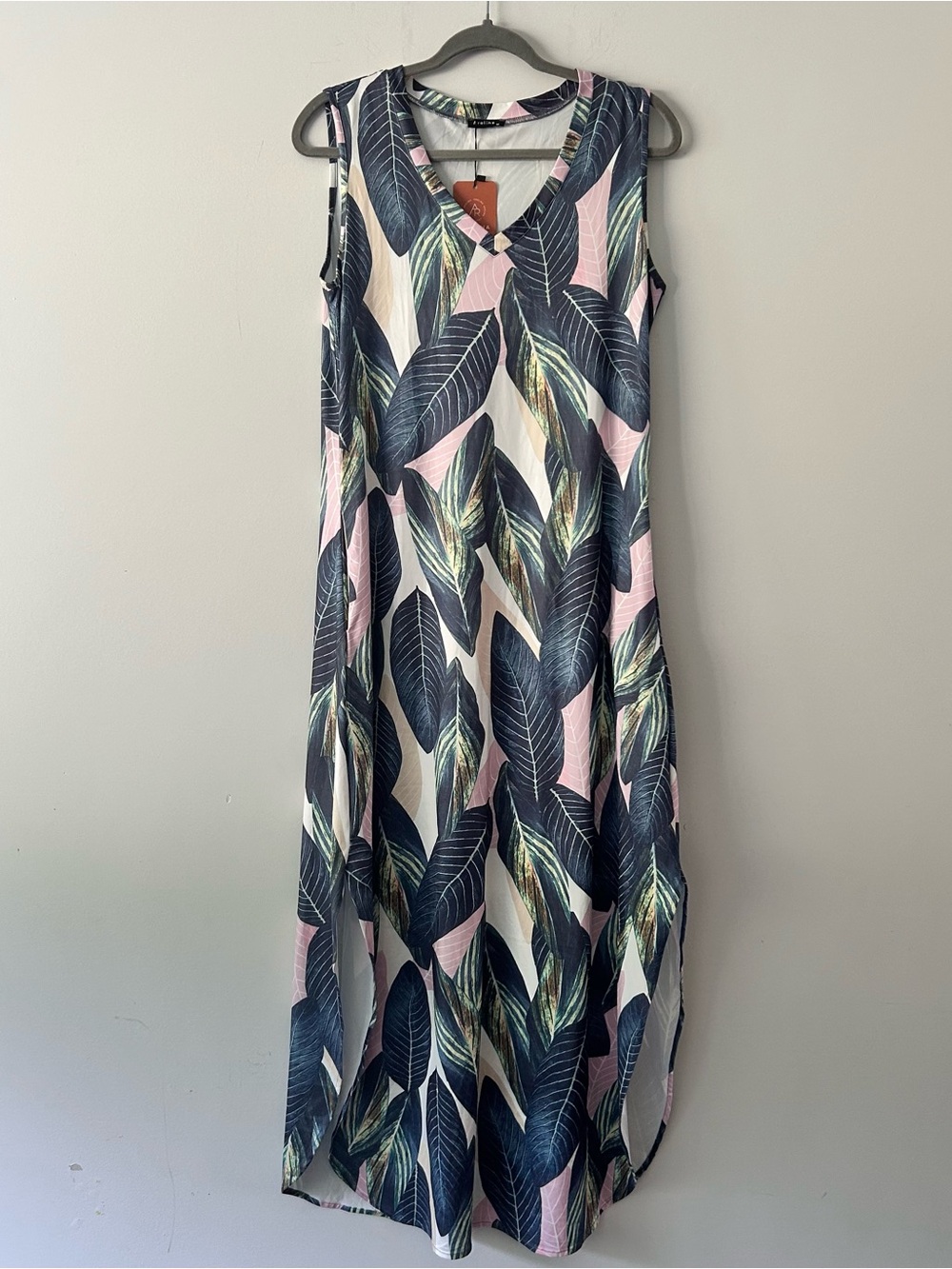 Sleeveless Leaf-Print Maxi Dress sz M